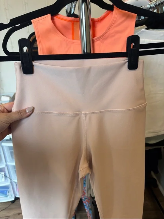 Alo Yoga High-Rise Leggings in Pale Pink Size Medium - Picture 5 of 5